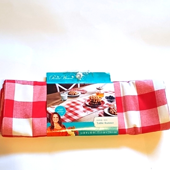 NWT Charming Check Table Runner - Picture 2 of 8